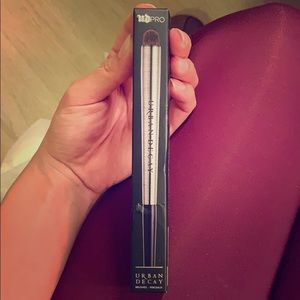 Urban decay makeup brush
